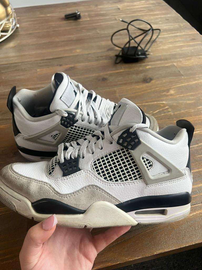 Jordan 4 military black, Ophalen, Gedragen, Wit, Sneakers of Gympen