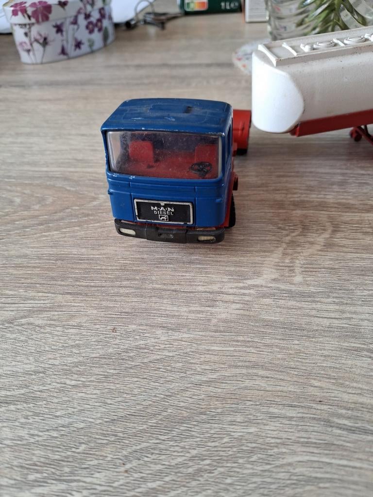MAN Diesel Truck met Tankoplegger - Modelauto, Overige merken, Gebruikt, 1:50 of kleiner, Ophalen of Verzenden