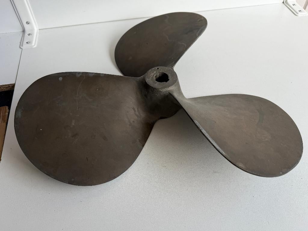 Bronzen schroef V 21 x 15, Watersport en Boten, Ophalen of Verzenden, Gebruikt, Motor en Techniek