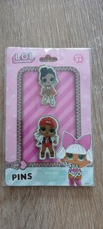 2 L.O.L. Surprise! Pins Broches Speldjes pin lol poppetjes, Ophalen of Verzenden, Nieuw, Figuurtje, Speldje of Pin