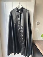 Zwarte Satijnen Mantel / Cape - Perfect voor Cosplay/Feest, Ophalen, Zo goed als nieuw, Bovenkleding