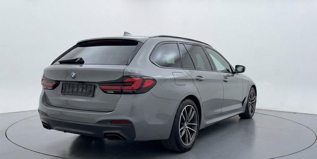 BMW 5-serie Touring 520e Business Edition|M-Sport|Leder|Keyl, Achterwielaandrijving, Gebruikt, Zwart, 4 cilinders