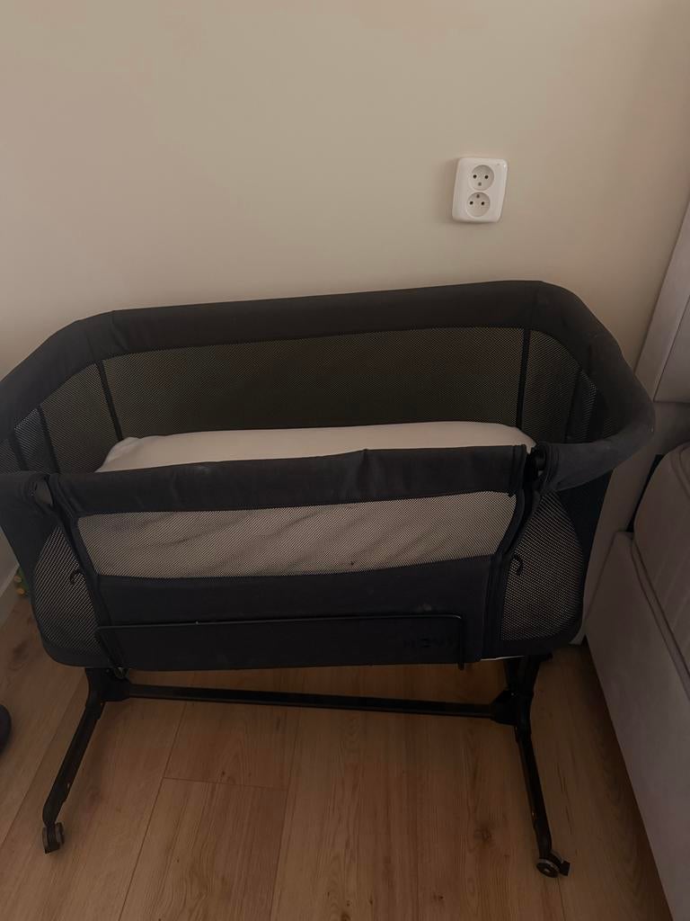 Novi baby co sleeper met matras, Kinderen en Baby's, Babywiegjes en Ledikanten, Ophalen, Zo goed als nieuw, Wieg