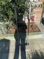 Twee aluminium lampenolie fakkels op stenen voet, Ophalen of Verzenden, Gebruikt