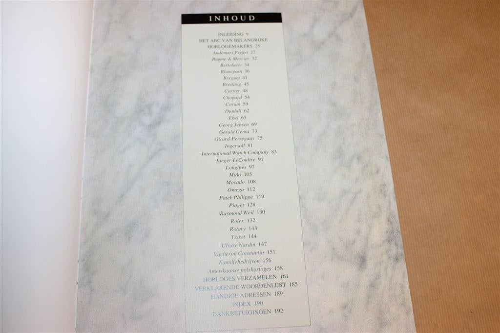 Horloges — Klassieke & Beroemde Polshorloges Naslagwerk, Ophalen of Verzenden, Gelezen, Mode algemeen