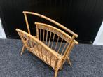 Vintsge rotan kranten/LP bak jaren 70, Antiek en Kunst, Ophalen of Verzenden