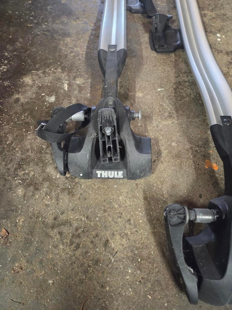 Thule fietsdrager voor dakmontage (2 stuks), Ophalen