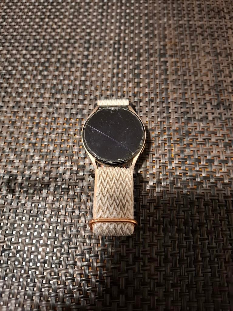 T.k. Samsung smartwatch 4 , zwaar gebruikt,  zonder lader, Ophalen of Verzenden, Gebruikt, Zwart, Android