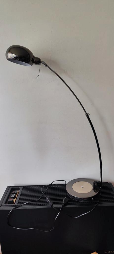 Draaibare antracietgrijze verchroomde uitschuifbare stalamp, Huis en Inrichting, Lampen | Vloerlampen, Zo goed als nieuw, Minder dan 100 cm