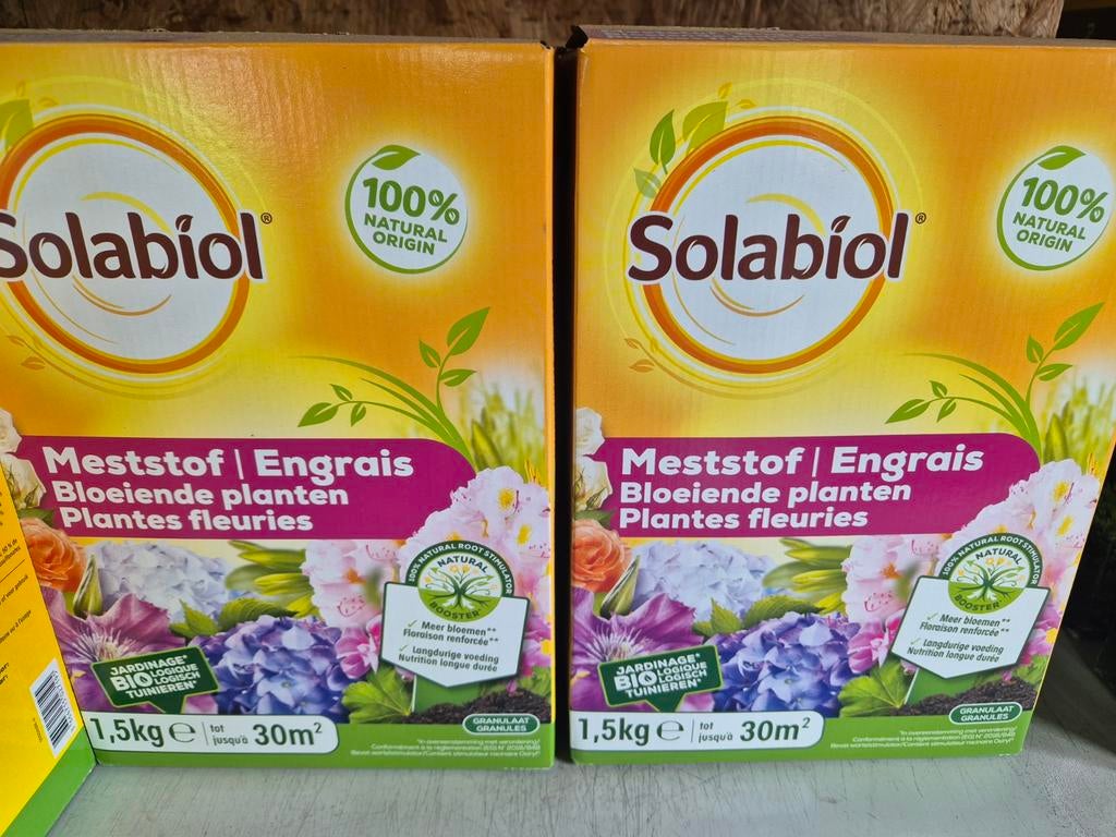 Opruiming 2 dozen meststof voor bloeiende planten op=op, Verzenden, Kunstmest