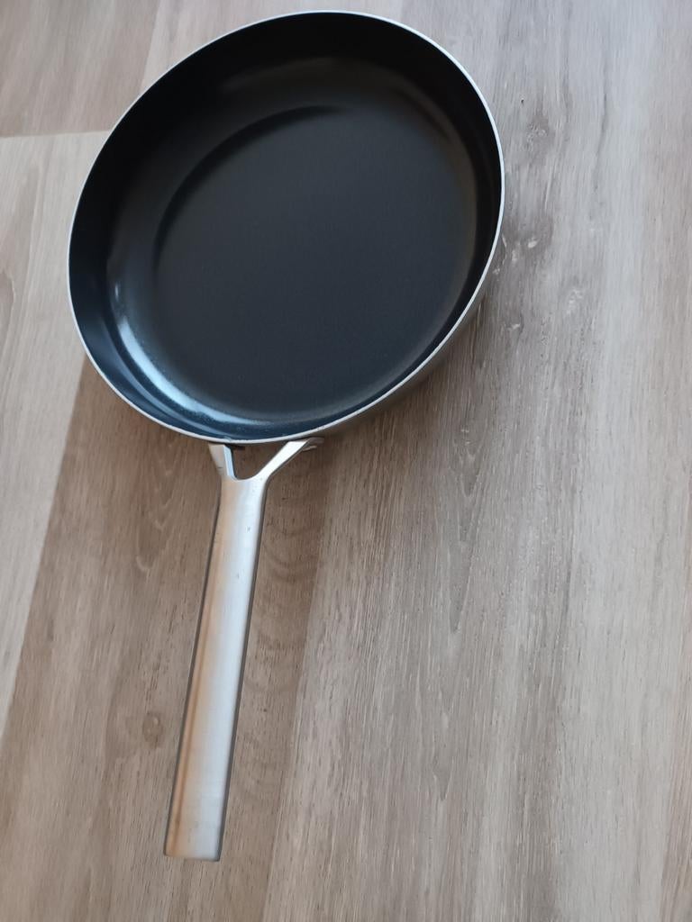 Braadpan 28x5diep. Net als nieuw., Ophalen, Gietijzer, Koekenpan of Braadpan