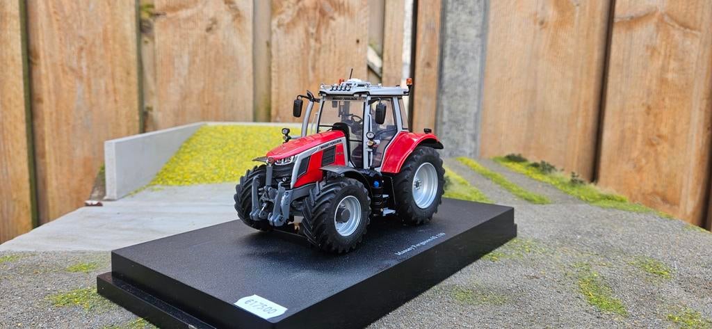Verbouwde Massey Ferguson 6S.180 1:32, Ophalen of Verzenden, Nieuw, Tractor of Landbouw, Universal Hobbies