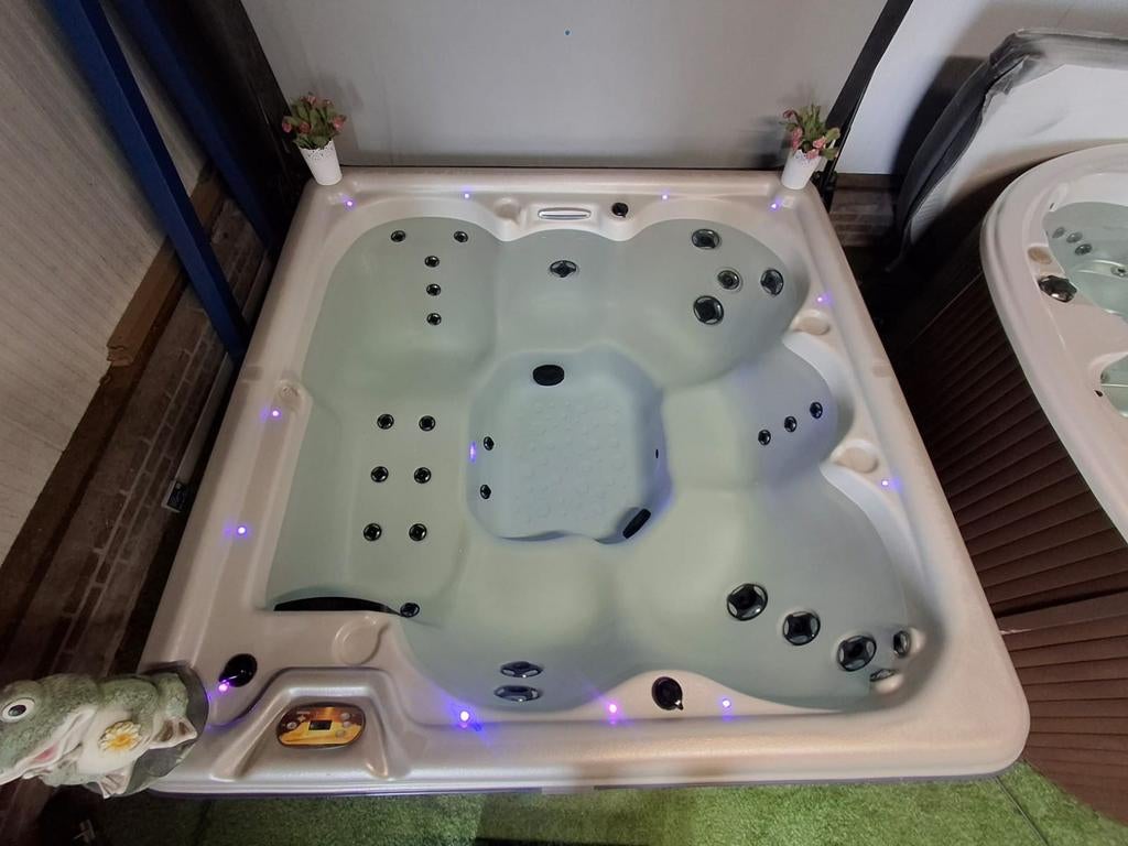 Jacuzzi️ LED verlichting️‼️6 persoons‼️balboa spa, Tuin en Terras, Bubbelbaden en Hottubs, Ophalen of Verzenden, Filter