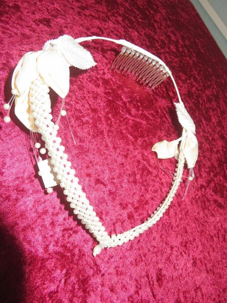 Vintage Accessoire voor in het BRUIDSKAPSEL, Antiek en Kunst, Antiek | Kleding en Accessoires, Ophalen of Verzenden, Kinderen