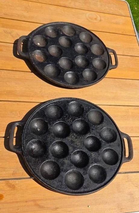 2x Gietijzeren poffertjespan, Ophalen of Verzenden, Gebruikt, Gietijzer, Overige typen