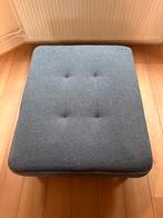 Grijze poef / hocker, zo goed als nieuw, Ophalen, Zo goed als nieuw, Rechthoekig, 75 tot 100 cm