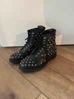 Zwarte Dr. Martens laarzen met studs 41, Zwart, Lage of Enkellaarzen, Ophalen of Verzenden, Zo goed als nieuw
