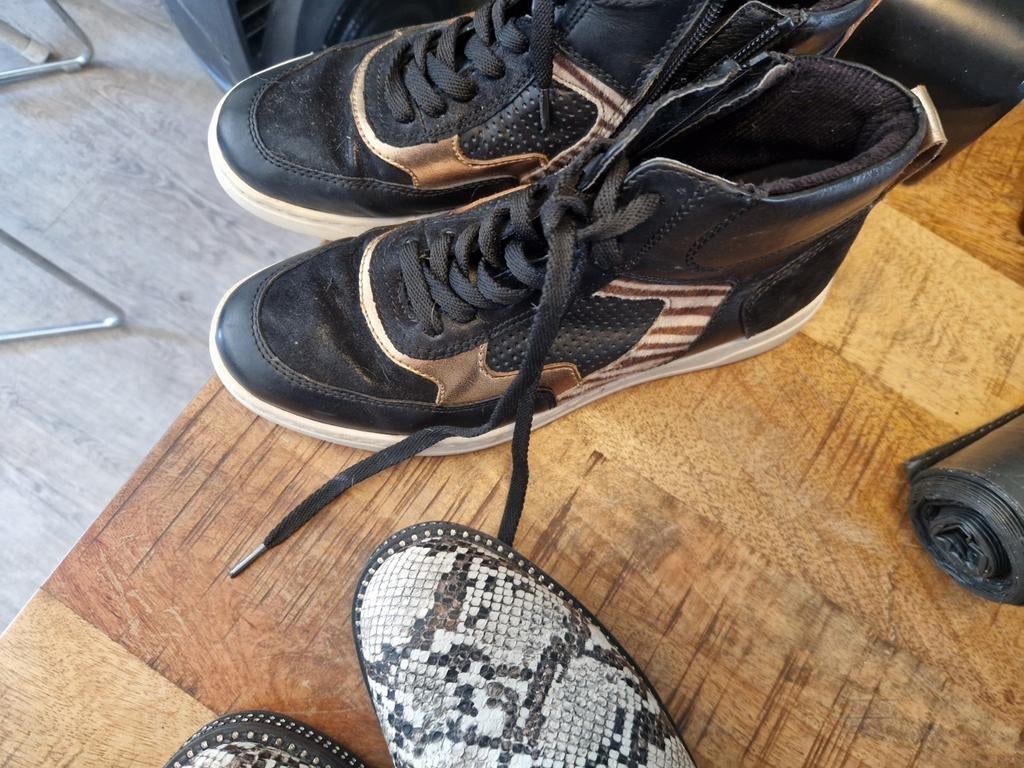 Schoenen zwarte maat 38 koeien schoenen maat 39, Ophalen of Verzenden, Zo goed als nieuw, Schoenen