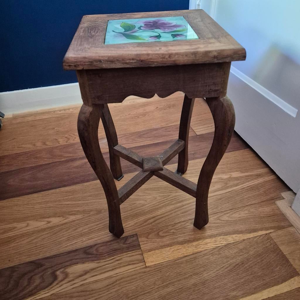 Uniek bijzettafeltje uit Zanzibar (defect pootje), Minder dan 55 cm, Gebruikt, Exotisch, Afrikaans, Handgemaakt, Vierkant