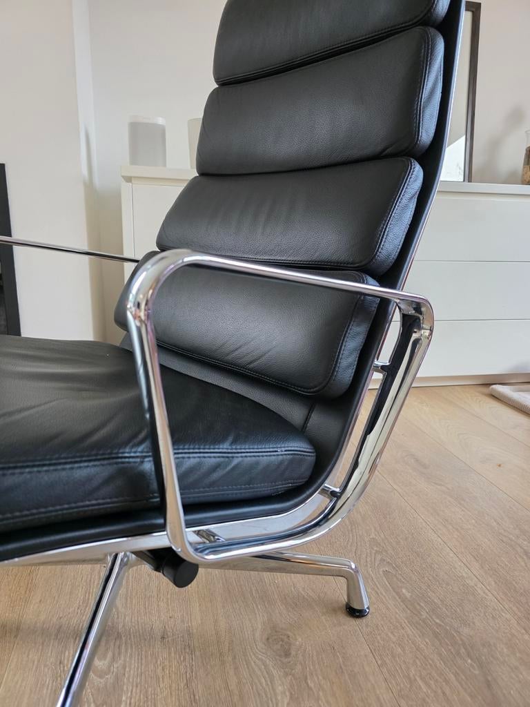 Vitra EA222 lounge chair Charles & Ray Eames showmodel, Ophalen of Verzenden, 75 tot 100 cm, 50 tot 75 cm