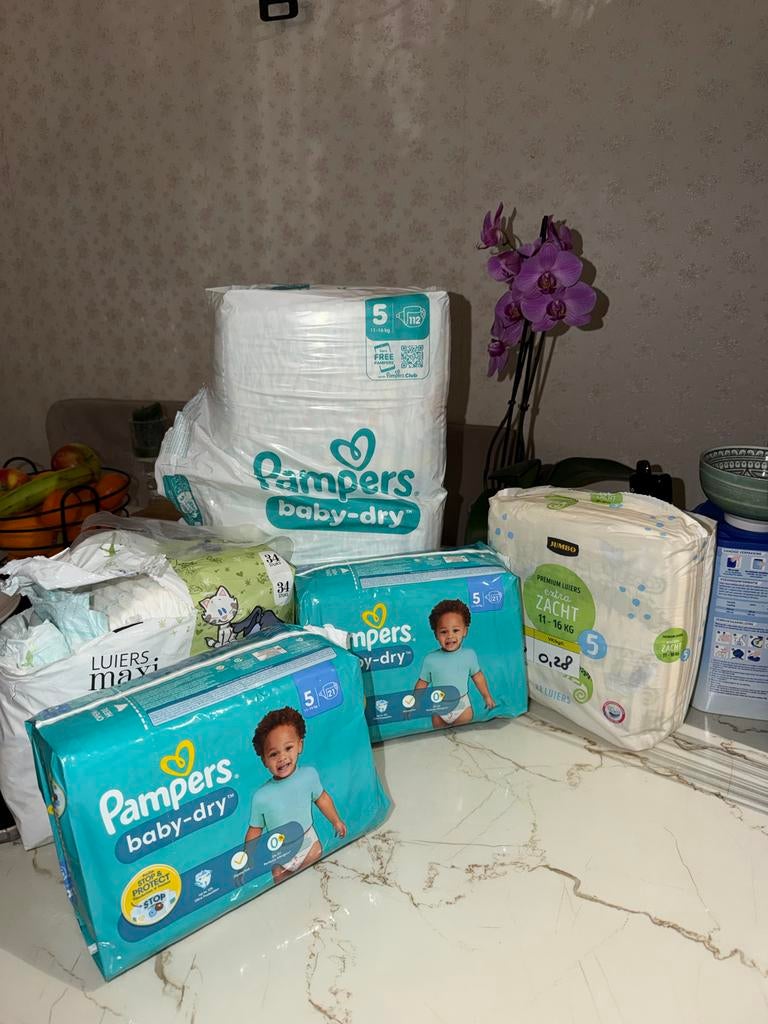 Pampers en Jumbo luiers maat 5 (11-16 kg), Ophalen of Verzenden, Nieuw