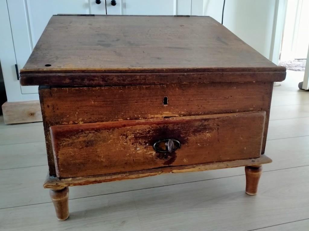 Brocante, mooi doorleefde Lessenaar, Ophalen