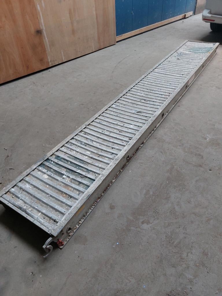 Altrex steiger werkbrug loopbrug 4,30 meter, Ophalen, Rolsteiger of Kamersteiger, 5 meter of hoger