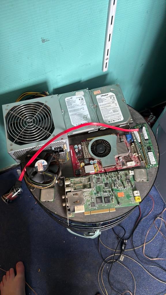 Oude pc onderdelen, Computers en Software, Videokaarten, Ophalen, Zo goed als nieuw