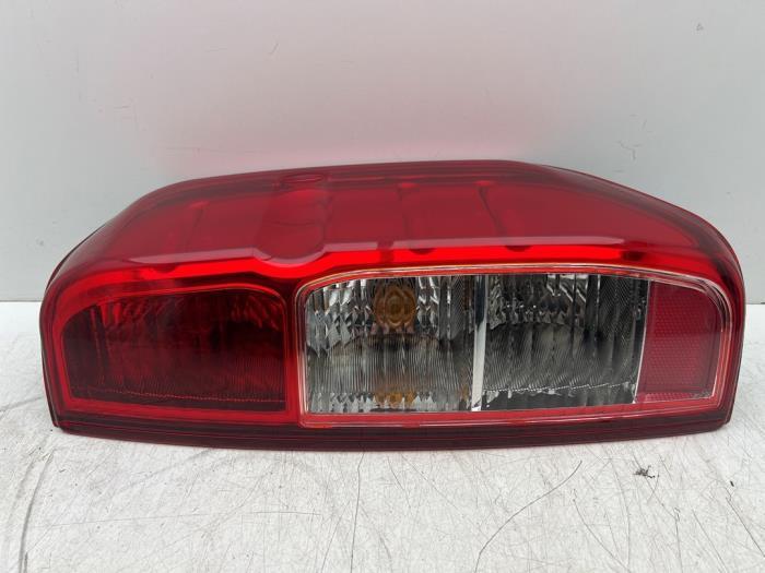 Achterlicht rechts van een Nissan Navara, Auto-onderdelen, Gebruikt, -, -, Ophalen of Verzenden