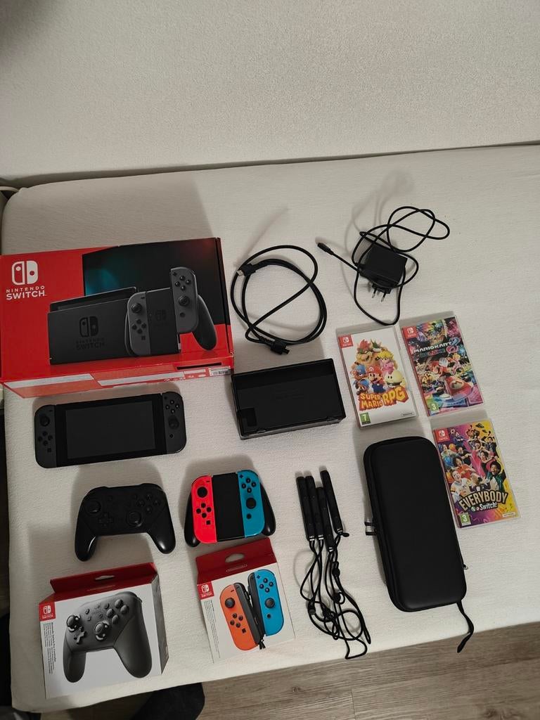 Nintendo Switch Set  + controllers + hoesje + micro SD kaart, Spelcomputers en Games, Met games, Ophalen of Verzenden, Zo goed als nieuw