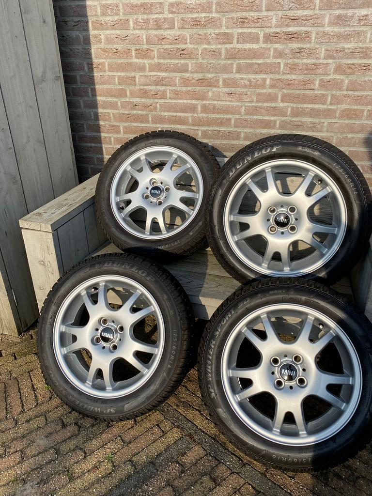 Mini R56 + BMW wielen 2 stuk originele velgenset met banden, Auto-onderdelen, Banden en Velgen, Ophalen, Gebruikt, Banden en Velgen