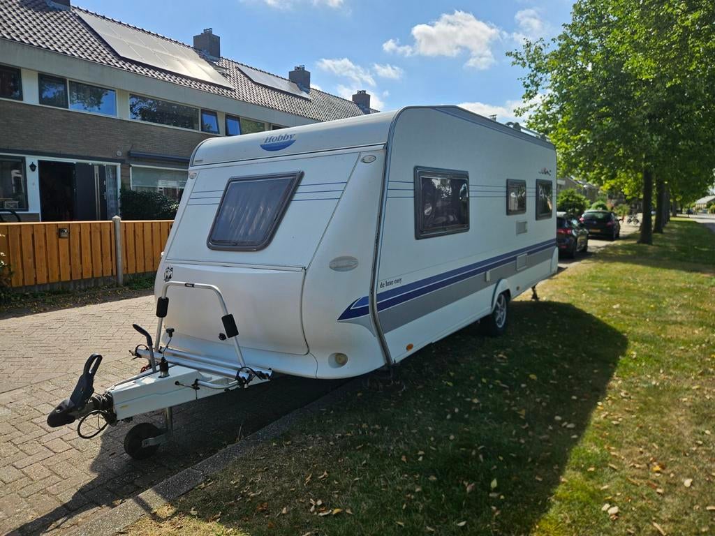 Hobby De Luxe Easy 540 Caravan met fietsenrek, Caravans en Kamperen, Vast bed, Luifel, Rondzit, Hobby