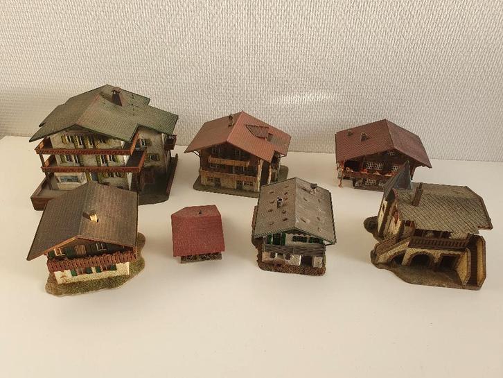 Compleet ALPEN DORP met 7 gebouwen POLA VOLLMER FALLER KIBRI, Hobby en Vrije tijd, Modeltreinen | H0, Gebruikt, Brug, Tunnel of Gebouw