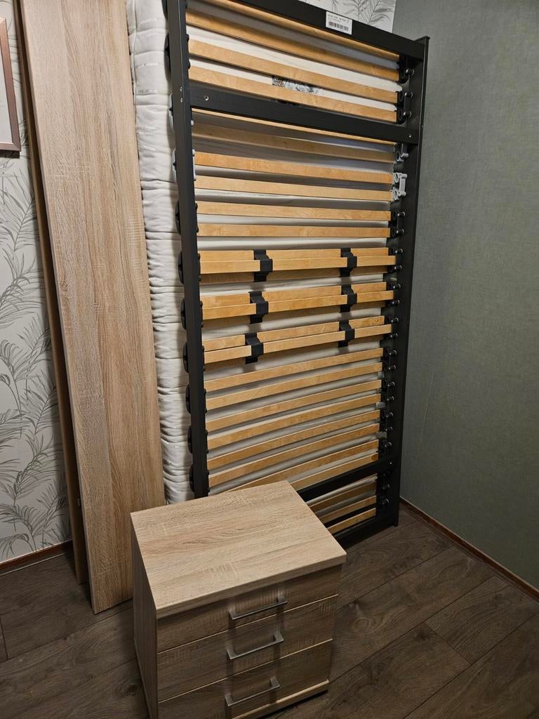 Bed met nachtkastje (100x200 cm)zo goed als nieuw., Ophalen, 100 cm, Eenpersoons, Zo goed als nieuw