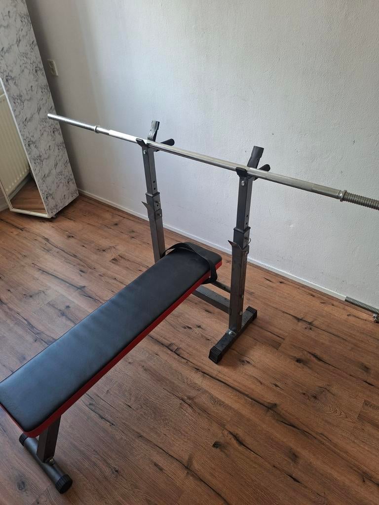 Halterbank met dipsteunen en stang, Sport en Fitness, Fitnessmaterialen, Ophalen, Zo goed als nieuw, Fitnessbank