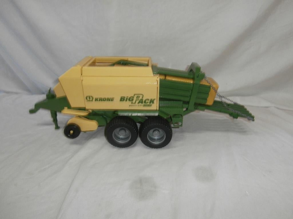 Bruder Krone pers met 2 balen en accessoires, Ophalen, Zo goed als nieuw