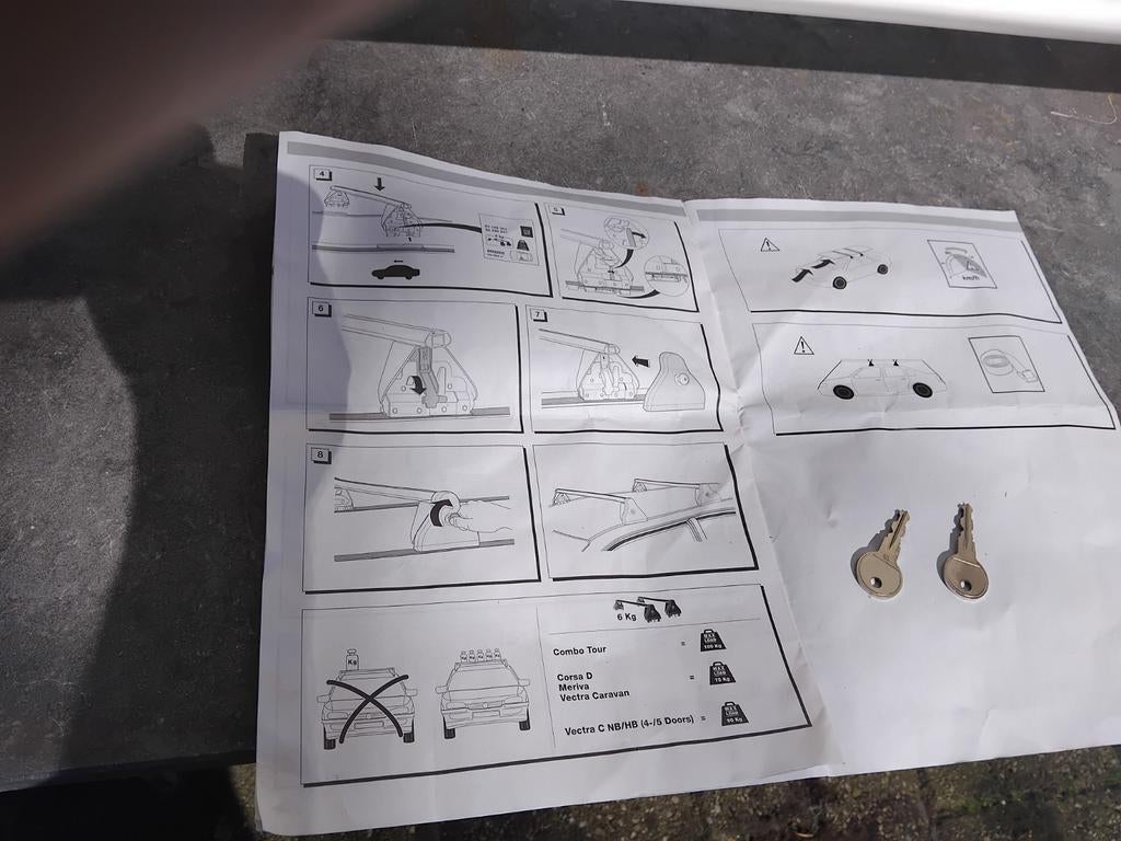 Auto-Dakdragers met handleiding en sleutels, Auto diversen, Dakdragers, Gebruikt, Ophalen of Verzenden