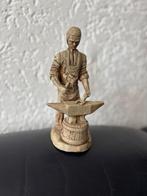 Beeldje van een smid in actie, Ophalen of Verzenden, Zo goed als nieuw, Dier