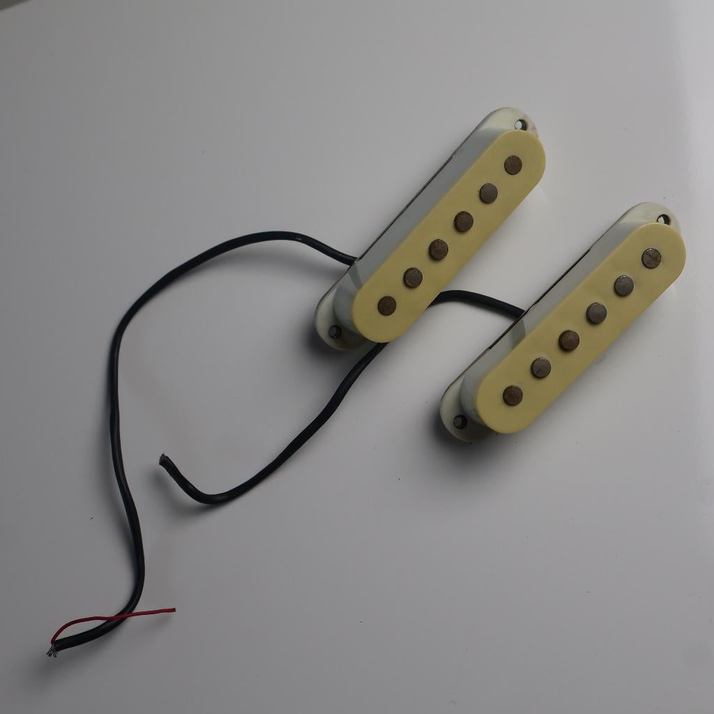 2x gitaar pickups Strat (neck + midden), Muziek en Instrumenten, Instrumenten | Onderdelen, Ophalen of Verzenden, Zo goed als nieuw
