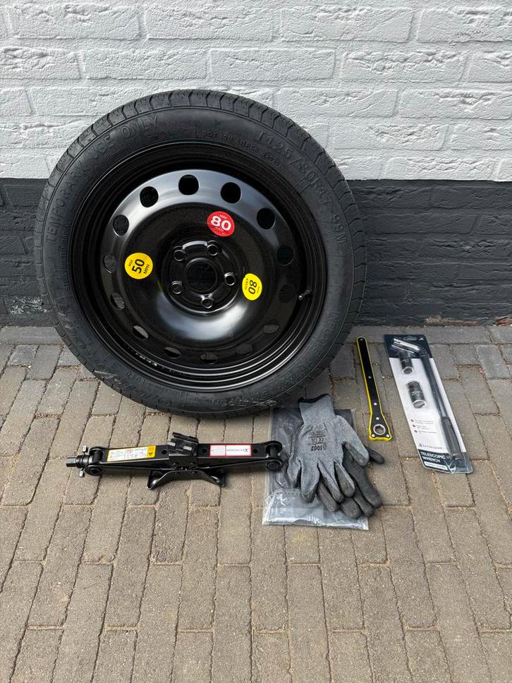 Thuiskomertje, krik, wielsleutel (compleet en niet gebruikt), Auto-onderdelen, Banden en Velgen, Banden en Velgen, All Season