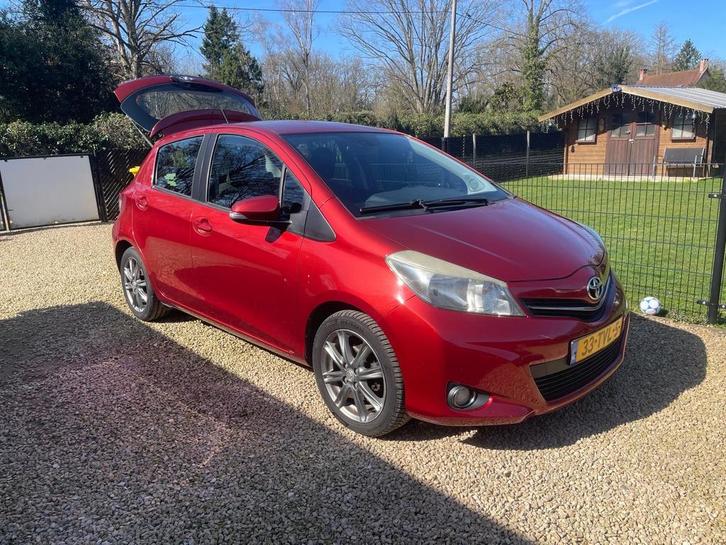 Toyota Yaris 1.3VVT-i (2012)–Zuinig & Betrouwbaar | 5-deurs, Auto's, Toyota, Yaris, Achteruitrijcamera, Airbags, Airconditioning