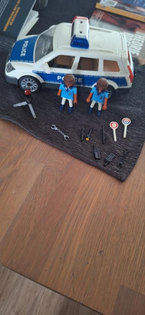 Playmobil politieauto met agenten en accessoires, Ophalen of Verzenden, Gebruikt, Complete set