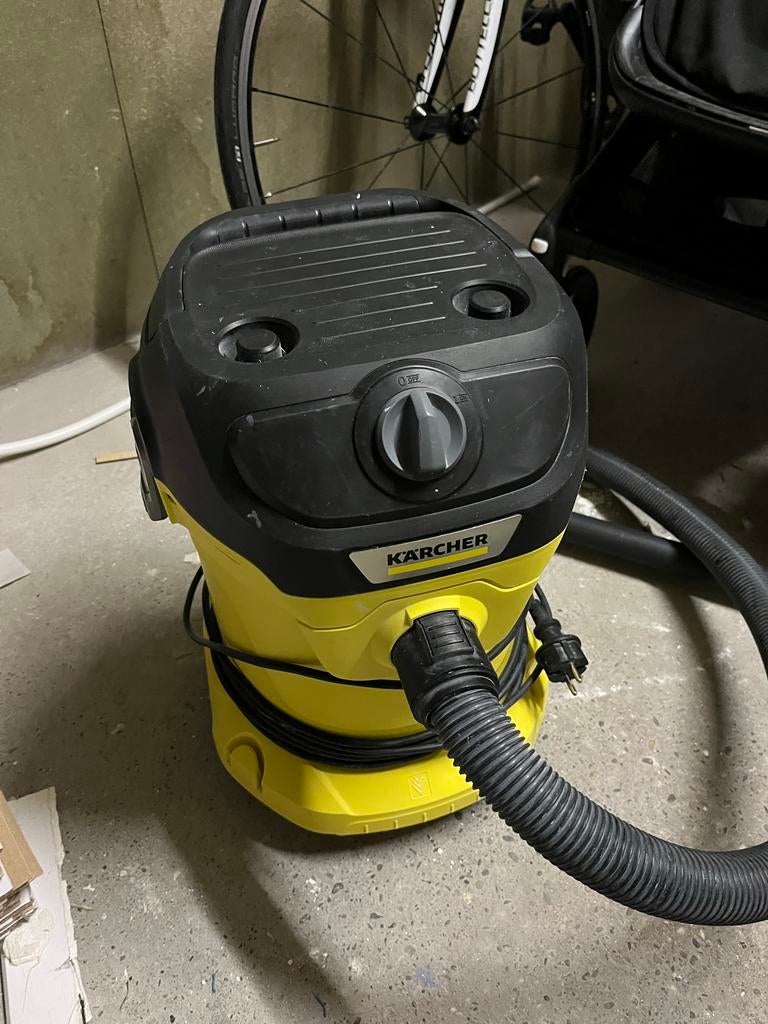 Kärcher KWD 2 Stofzuiger - feb ‘26, Ophalen, Zo goed als nieuw, Stofzak, Stofzuiger