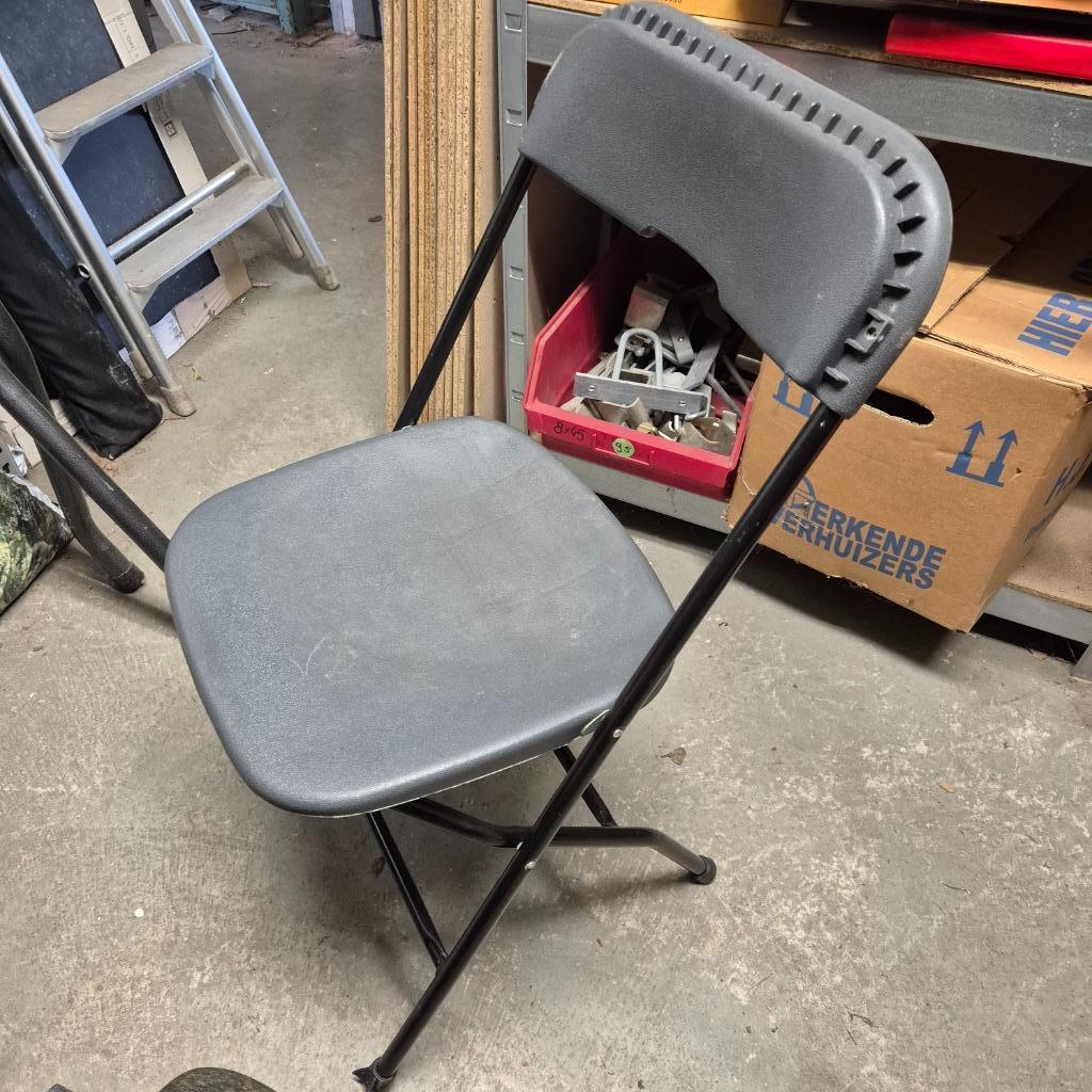 feestje / verjaardag ?  degelijke klapstoelen, Ophalen, Gebruikt