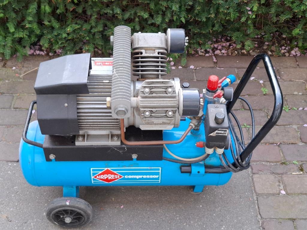 airpress compressor, Ophalen, 6 tot 10 bar, Zo goed als nieuw, Minder dan 200 liter/min