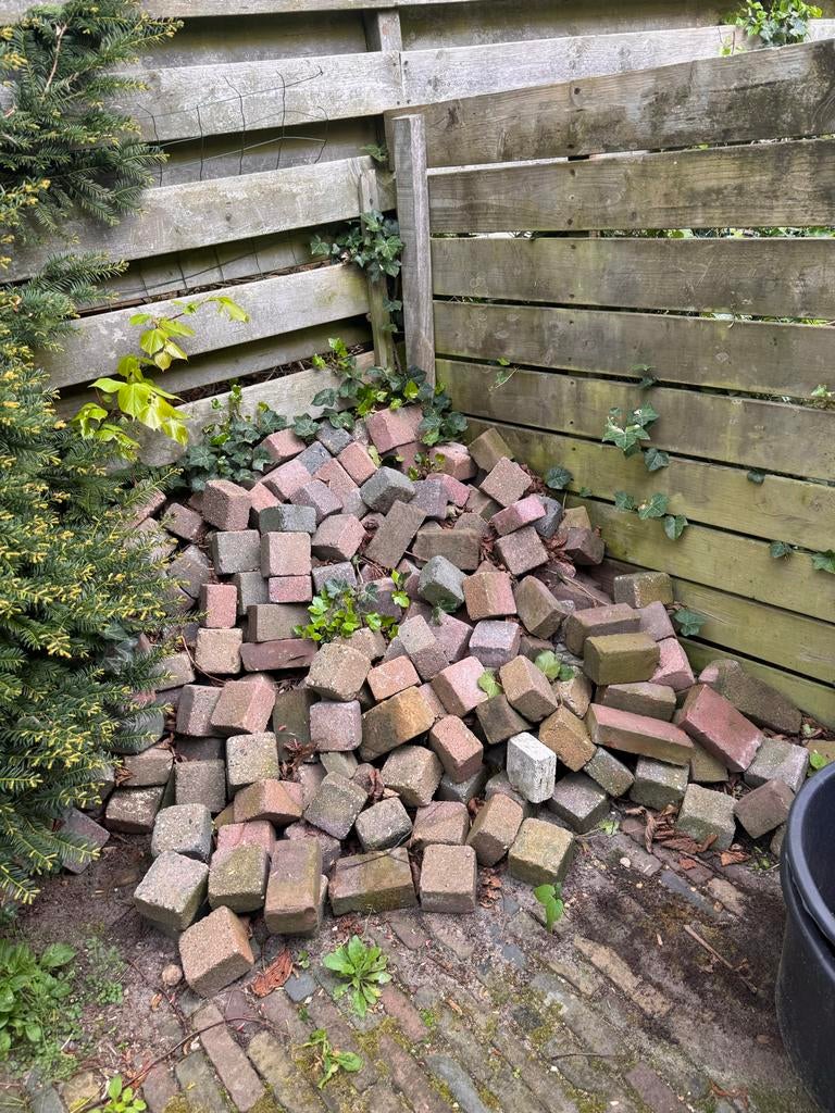 Gratis af te halen: Ongeveer 3-4 m2 gebruikte cobblestones, Ophalen, Gebruikt, Klinkers, Minder dan 5 m²