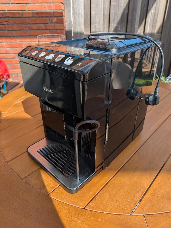 Siemens EQ.500 volautomatische koffiemachine defect maalwerk, Witgoed en Apparatuur, Koffiezetapparaten, Gebruikt, Gemalen koffie