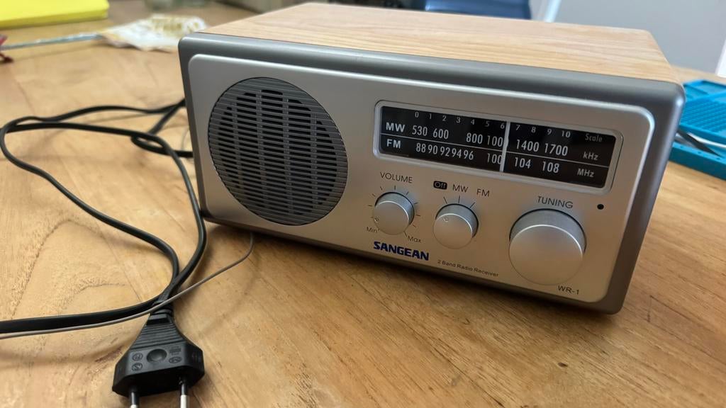 Sangean WR-1 FM Radio zgan retro look, Ophalen of Verzenden, Zo goed als nieuw, Radio