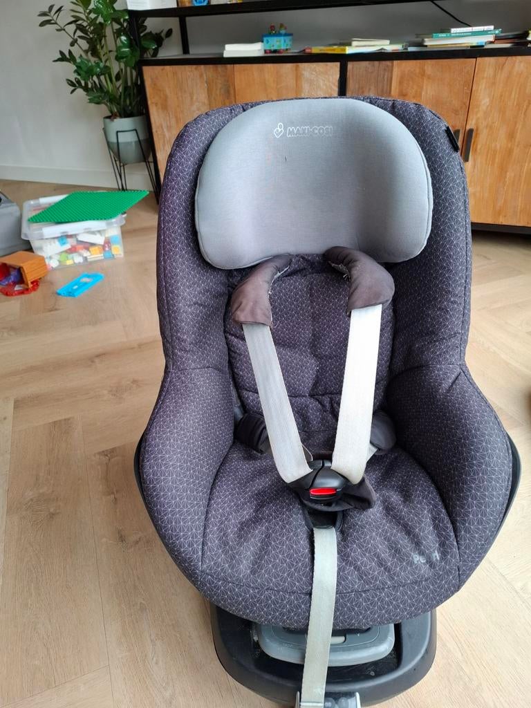 Pearl autostoeltje maxi cosi met base, Kinderen en Baby's, Autostoeltjes, Ophalen, Gebruikt, 9 t/m 18 kg, Isofix