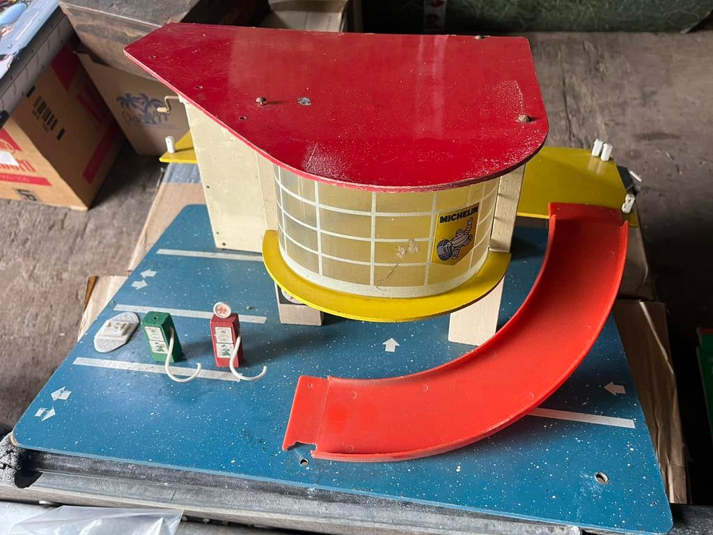 Speelgoedgarage, Ophalen of Verzenden